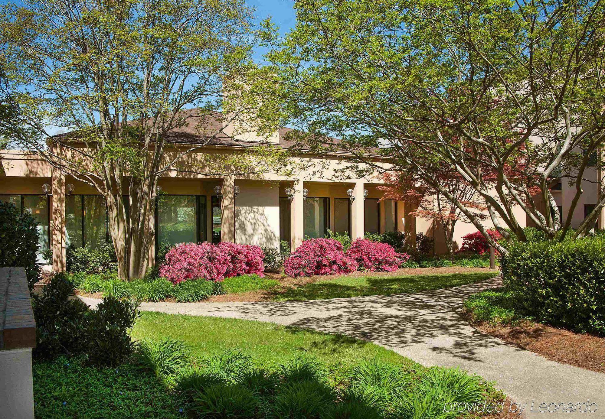 Courtyard Charlotte Arrowood Hotel Exterior foto